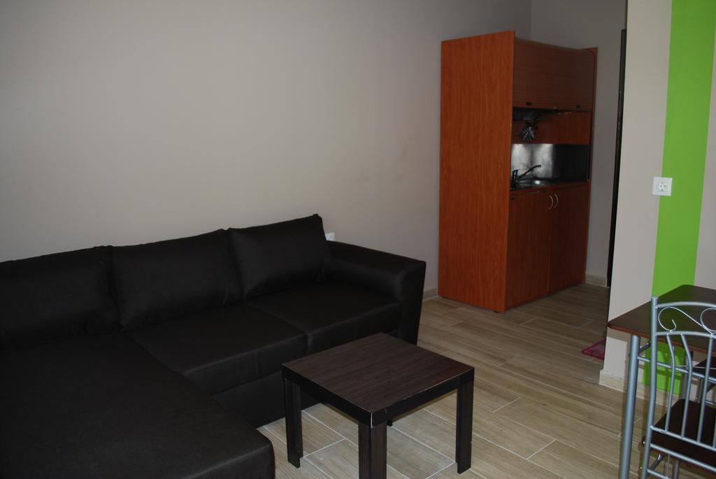 Family House Emerald Лименария Екстериор снимка