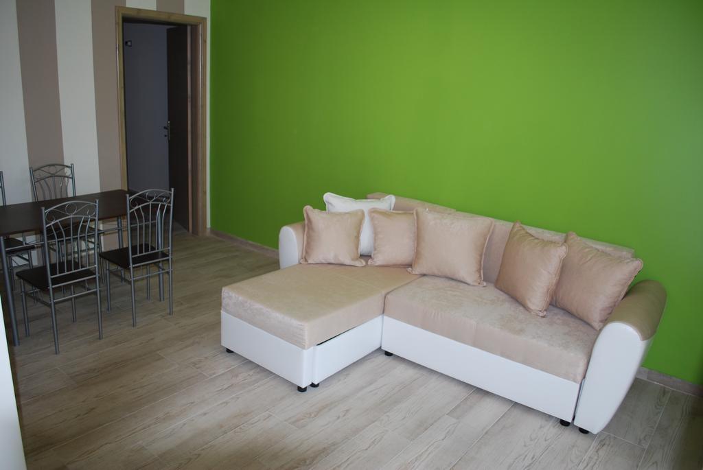 Family House Emerald Лименария Екстериор снимка
