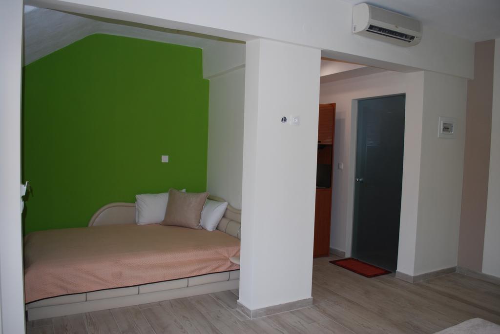 Family House Emerald Лименария Екстериор снимка